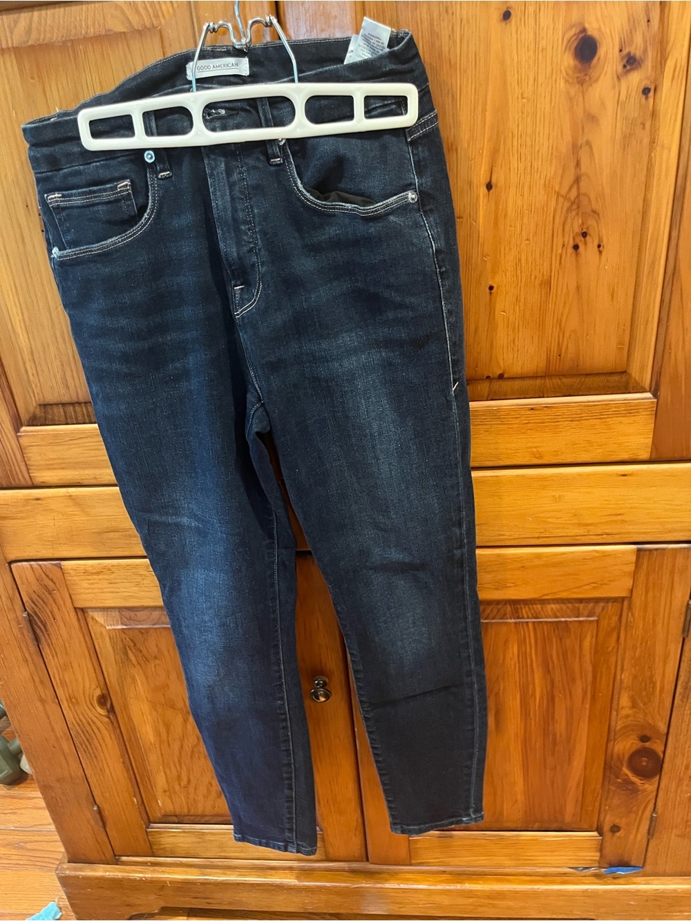 Good American ladies Dark Wash Jeans 



 Jeans